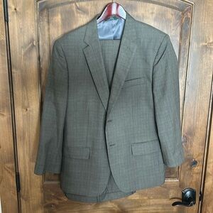 Haggar clothing Tailored fit suit